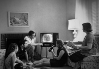 Mybusyretiredlife.com Family watching television 1958