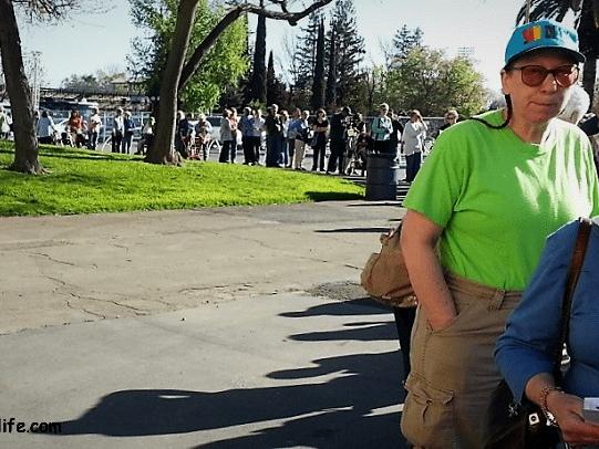 The quilt show experience Line gets long quickly