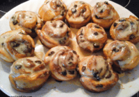No Sugar Added Cinnamon Rum Raisin Rolls