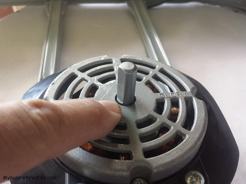 Pointing at gap where I added oil